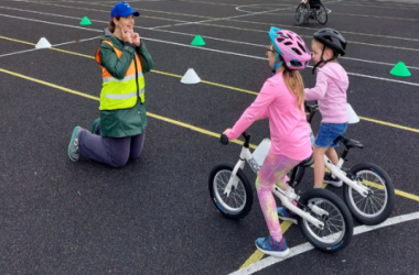 2 children on bicycles