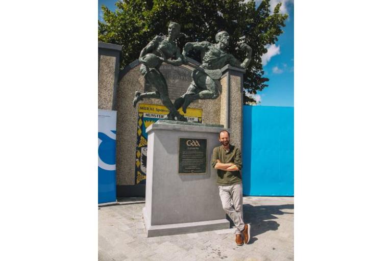 artist and sculpture
